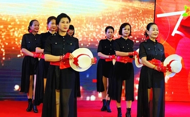時尚銀發(fā)藝術(shù)院天津分院啟動暨津南45+媚女人旗袍匯慶三八節(jié)聯(lián)歡匯慶圓滿舉行